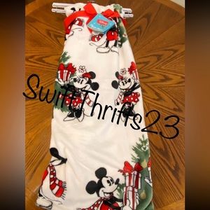 Disney Mickey and Minnie Christmas Plush Throw Blanket- 50x70